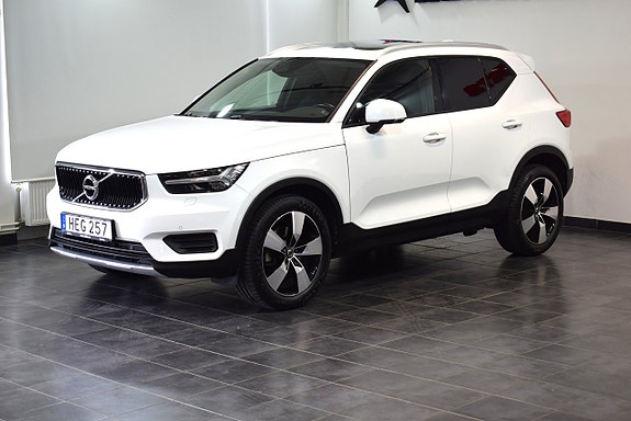Volvo XC40 3 of 15