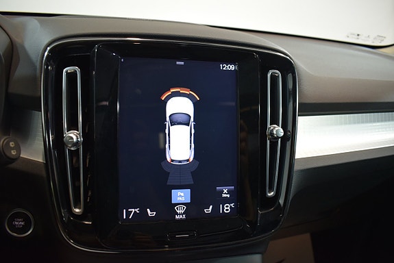 Volvo XC40 14 of 15