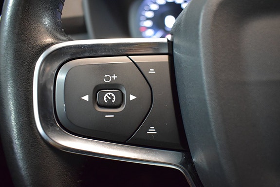Volvo XC40 15 of 15