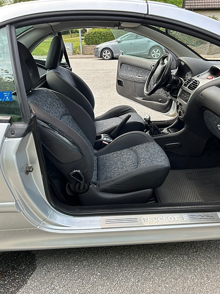 Peugeot 206 CC 15 of 20