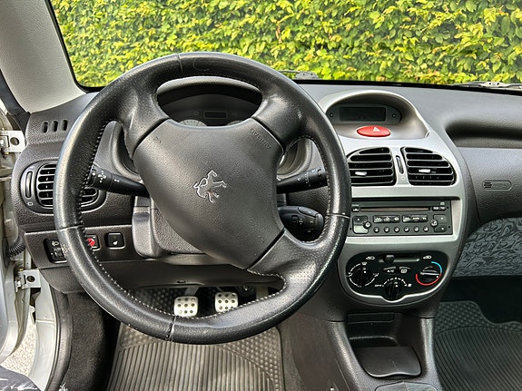 Peugeot 206 CC 4 of 20