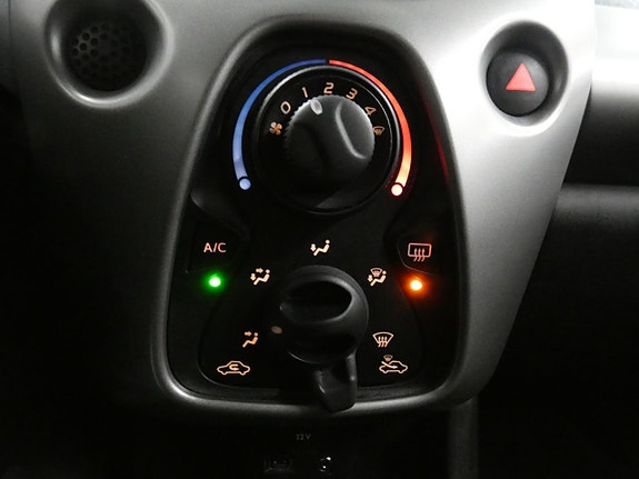 Peugeot 108 10 of 15