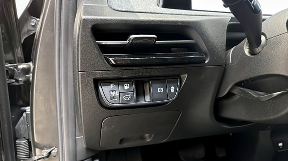 Kia EV6 12 of 19
