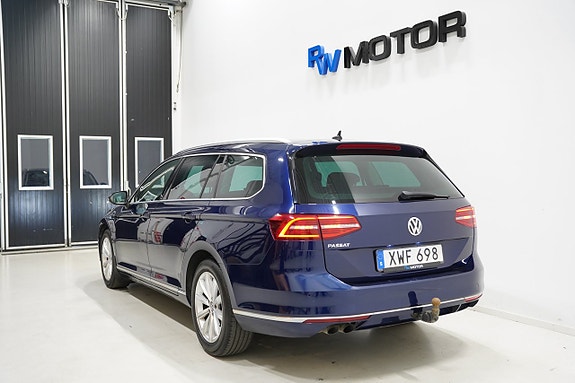 Volkswagen Passat 4 of 25