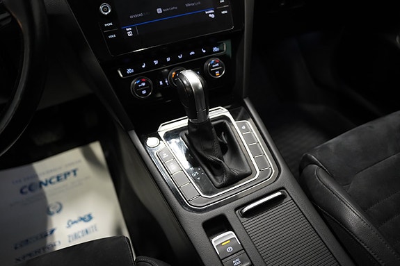 Volkswagen Passat 13 of 25