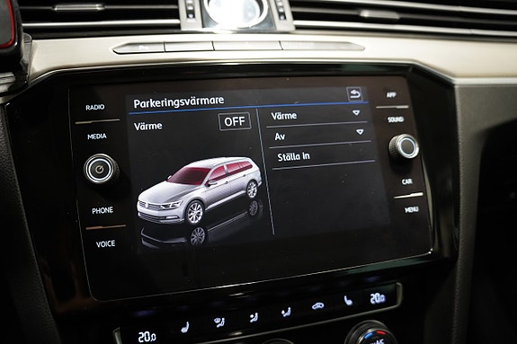 Volkswagen Passat 16 of 25