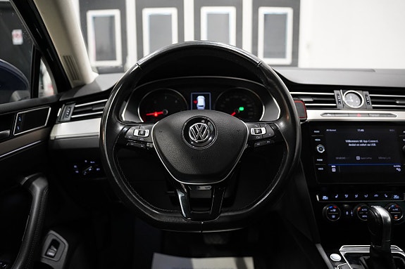 Volkswagen Passat 11 of 25