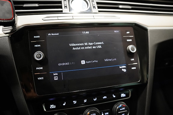 Volkswagen Passat 17 of 25