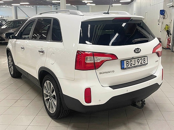 Kia Sorento 3 of 7