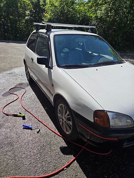 Toyota Starlet 3 of 4