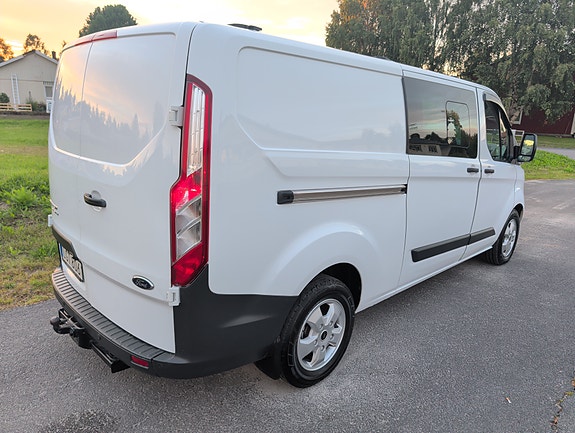 Ford Transit Custom 2 of 8