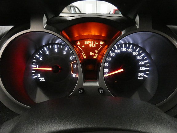 Nissan Juke 8 of 17