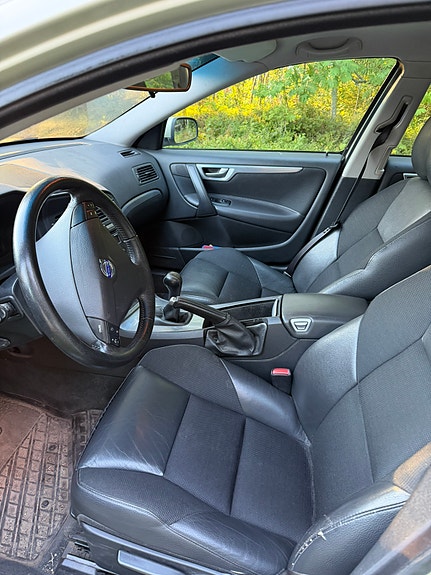 Volvo S60 7 of 8