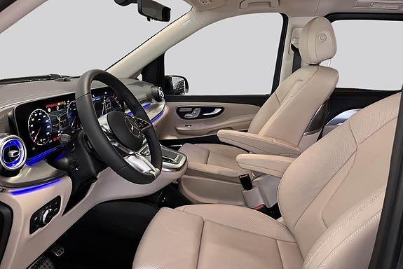 Mercedes-Benz V300 d 8 of 14