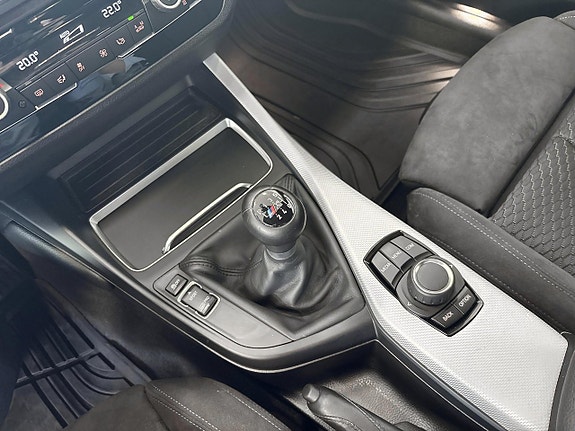BMW 118d 12 of 17