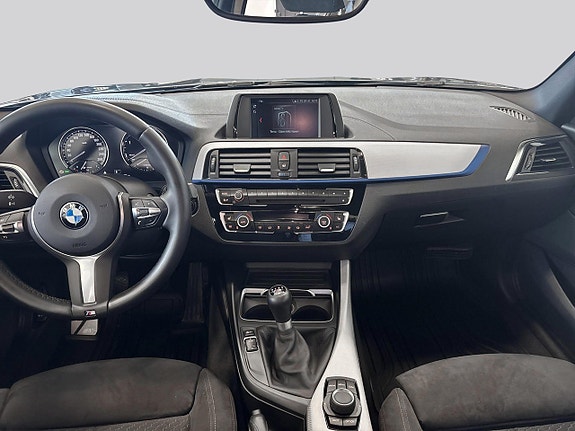 BMW 118d 7 of 17