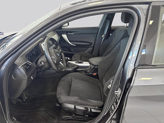 BMW 118d 8 of 17
