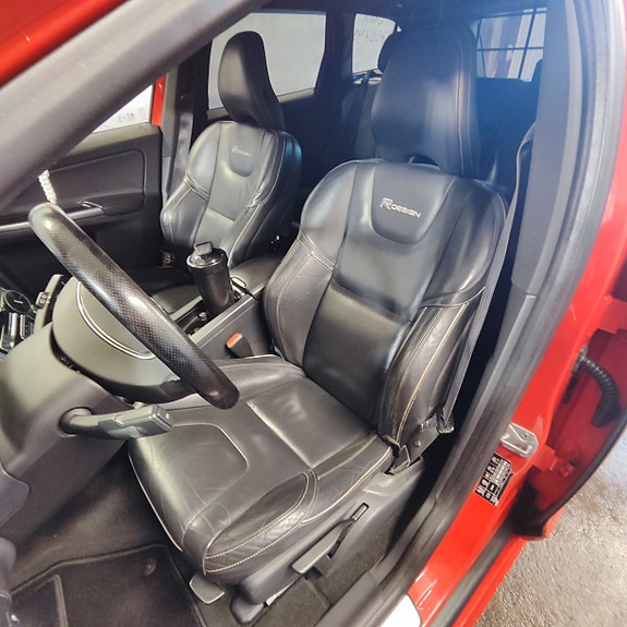 Volvo XC60 9 of 16