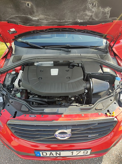 Volvo XC60 12 of 16