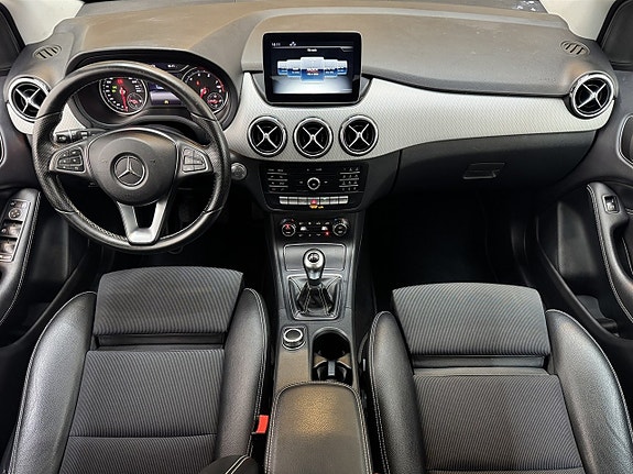 Mercedes-Benz B180 9 of 16