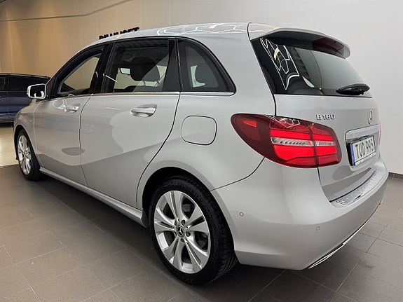 Mercedes-Benz B180 4 of 16