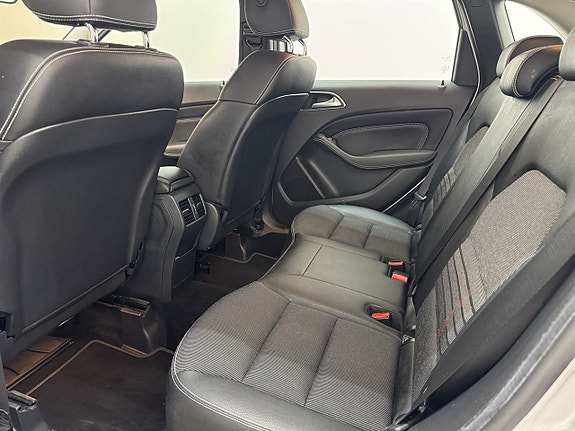 Mercedes-Benz B180 15 of 16