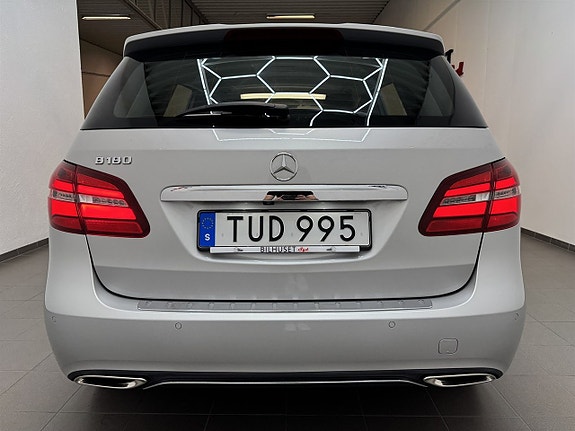 Mercedes-Benz B180 6 of 16