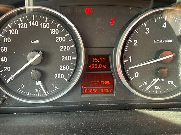 BMW 325i 4 of 6
