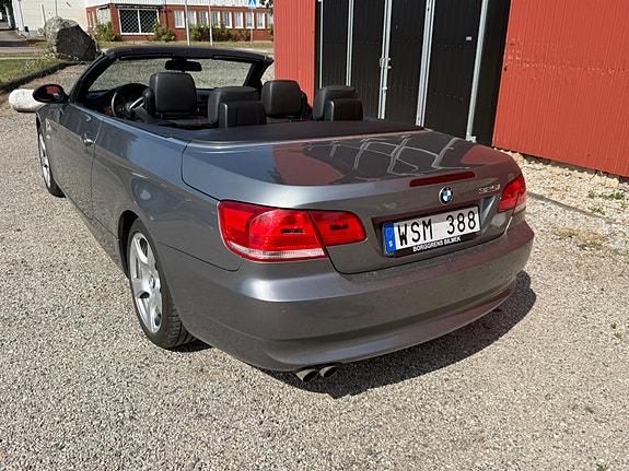 BMW 325i 2 of 6