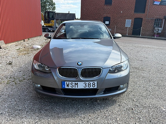 BMW 325i 5 of 6