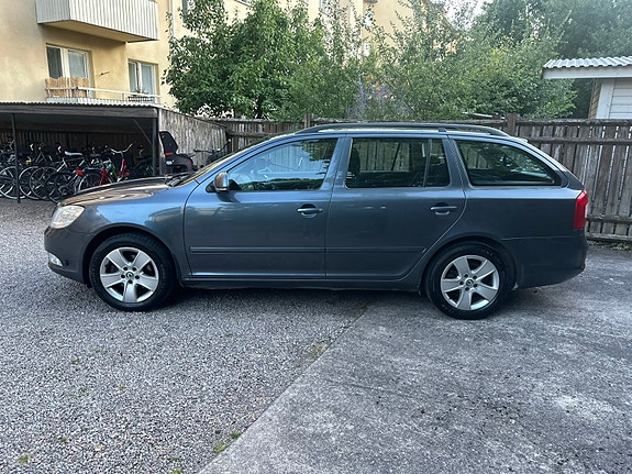 Skoda Octavia 3 of 8
