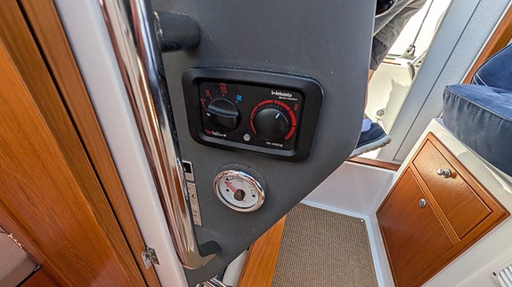 Minor 28 Offshore -2013. Volvo Penta D4-300 HK. Fint skick! 17 of 26