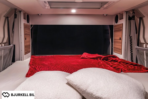 Bürstner B66 C644 Aut, U-Soffa bak, Takbed, laddbooster 300w, Dieselvärme 6 of 14