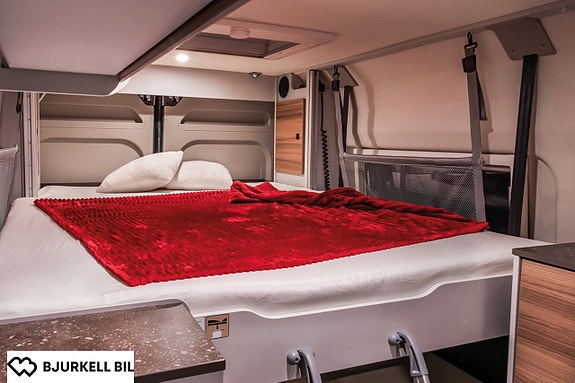 Bürstner B66 C644 Aut, U-Soffa bak, Takbed, laddbooster 300w, Dieselvärme 5 of 14