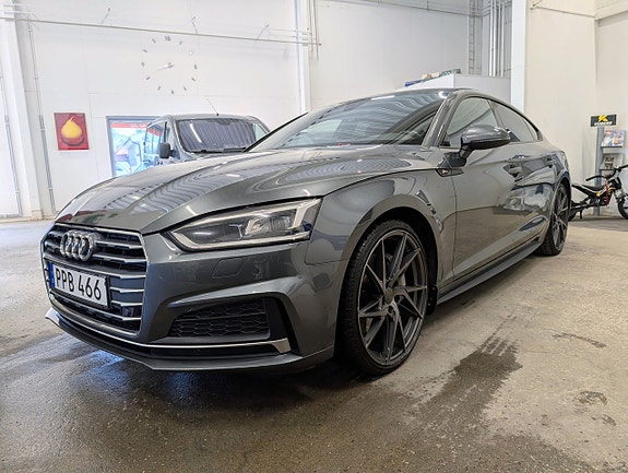 Audi A5 2 of 17