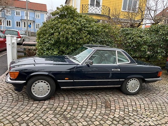 Mercedes-Benz 300 SL 5 of 8