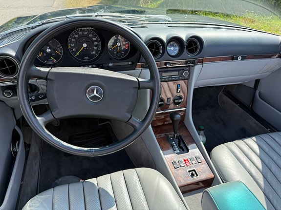 Mercedes-Benz 300 SL 2 of 8