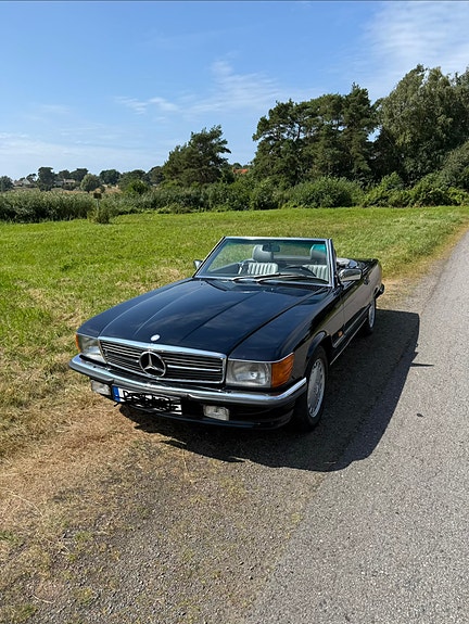 Mercedes-Benz 300 SL 4 of 8
