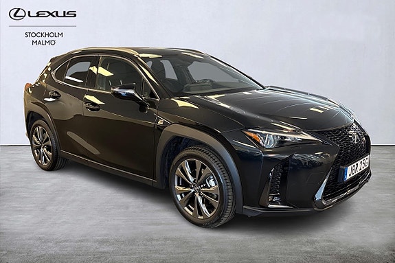 Lexus UX300h 18 of 21