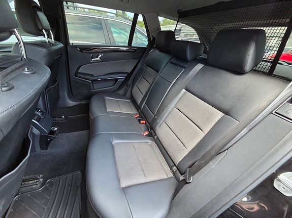 Mercedes-Benz E250 11 of 15