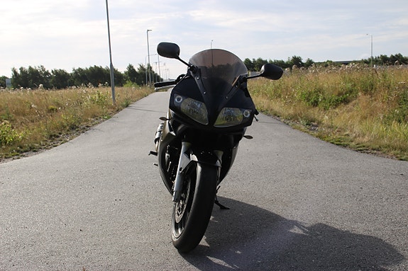 Suzuki SV650S 2 of 11