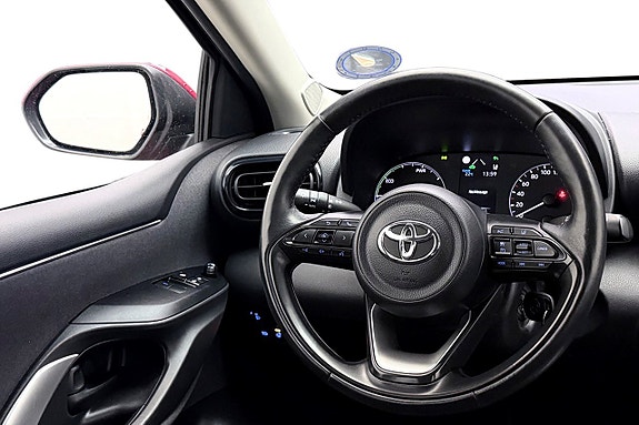 Toyota Yaris 16 of 29