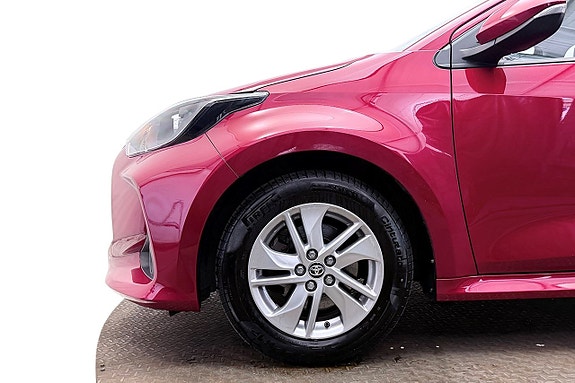 Toyota Yaris 11 of 29
