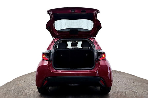 Toyota Yaris 8 of 29