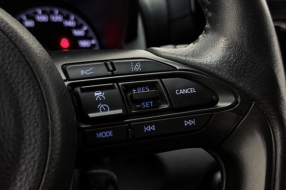 Toyota Yaris 19 of 29