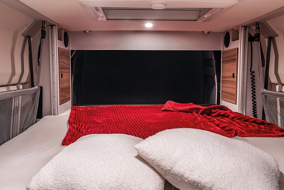 Bürstner B66 C644 Aut, U-Soffa bak, Taksäng, laddboost 300w, Dieselvärme 7 of 14