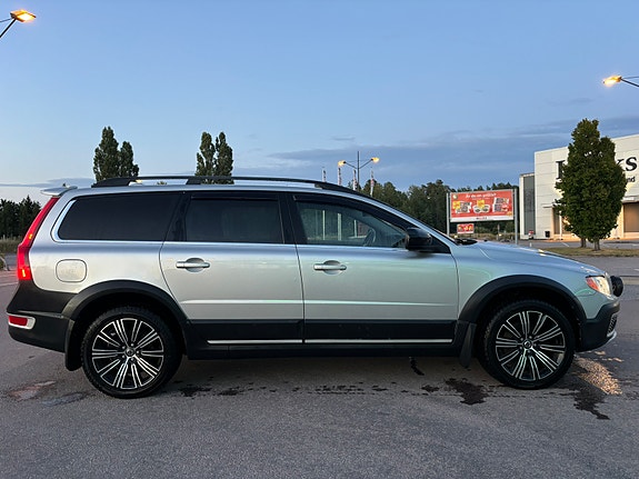Volvo XC70 4 of 14