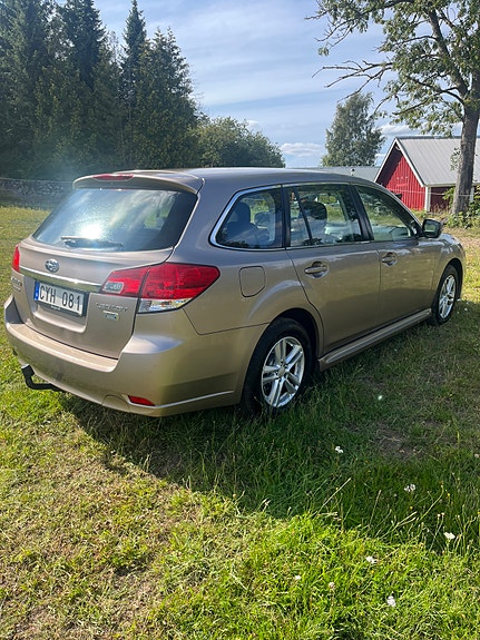 Subaru Legacy 5 of 13