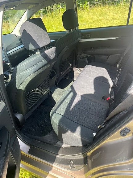 Subaru Legacy 10 of 13