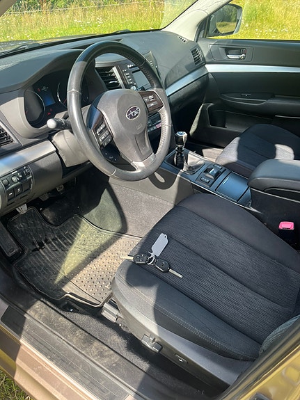 Subaru Legacy 8 of 13